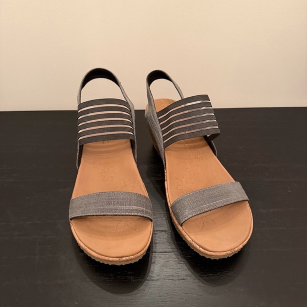 Skechers Luxe Foam Wedges size 10